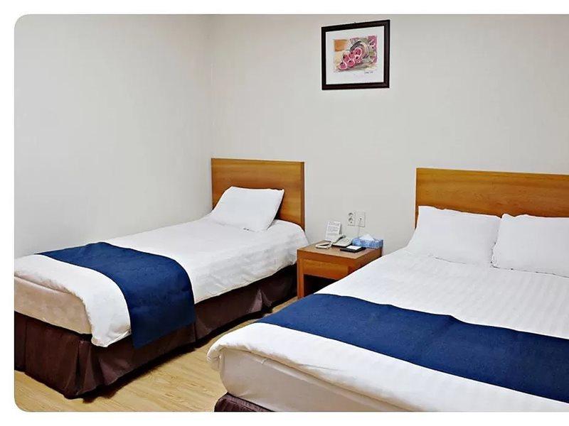 Jeju Parkside Tourist Hotel Exterior photo